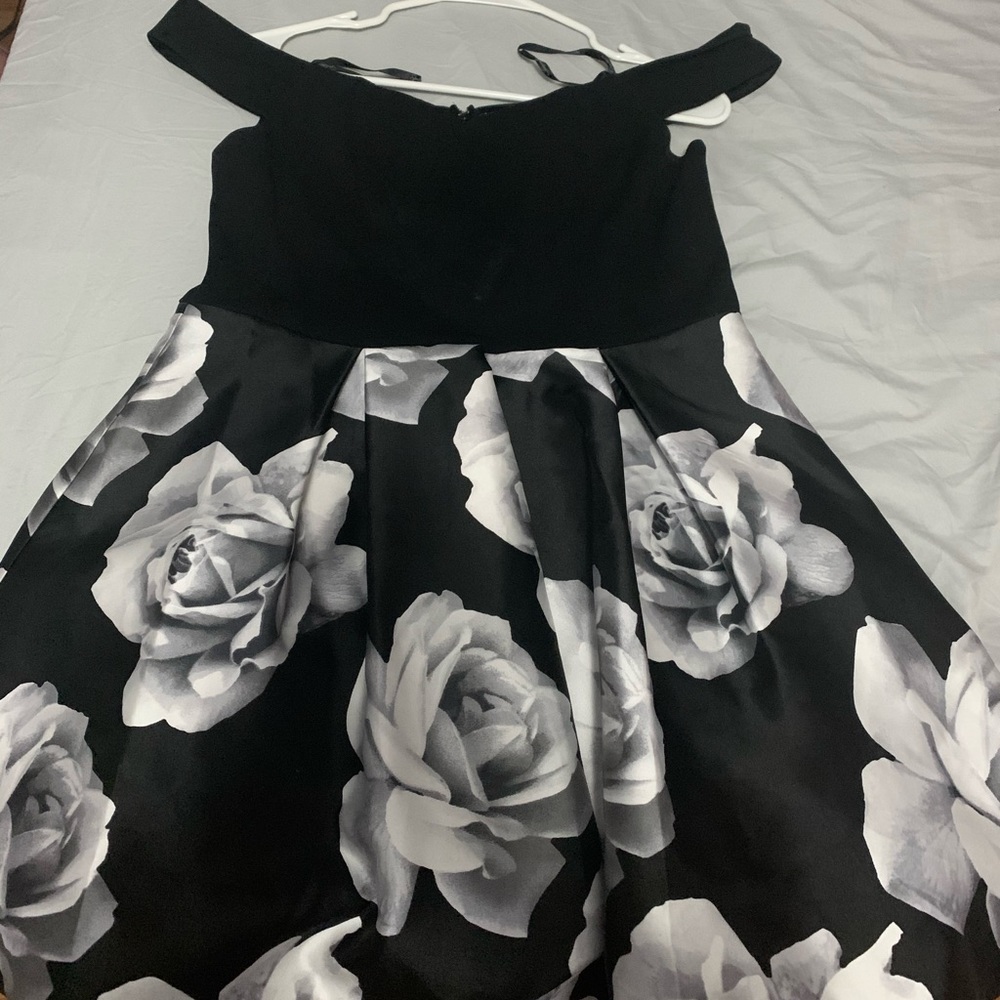 Cute black dress